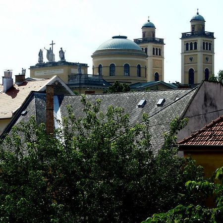 F&M Apartman Eger Exterior foto